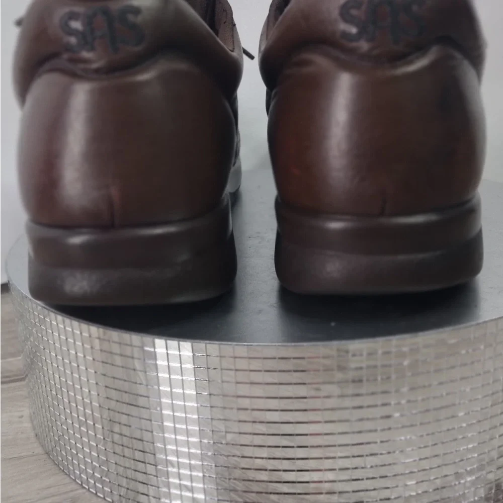 SAS Men's Brown Leather Shoes size 13 pre owned good condition